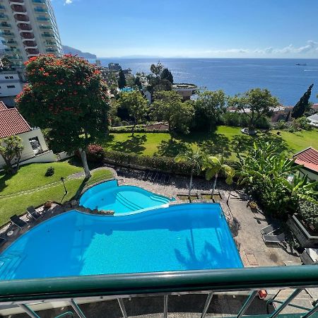 Luxury Oceanfront At Reid'S Gardens Appartement Funchal  Buitenkant foto